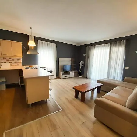 Cozy Flat With Balcony And Partial Sea View Near In Apartment *