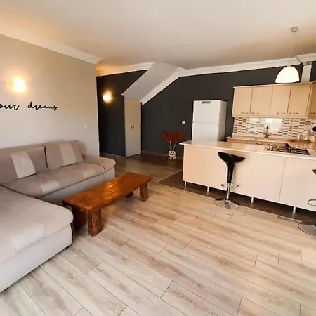 Apartment Cozy Flat With Balcony And Partial Sea View Near In