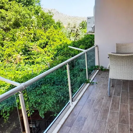 Cozy Flat With Balcony And Partial Sea View Near In Апартаменты